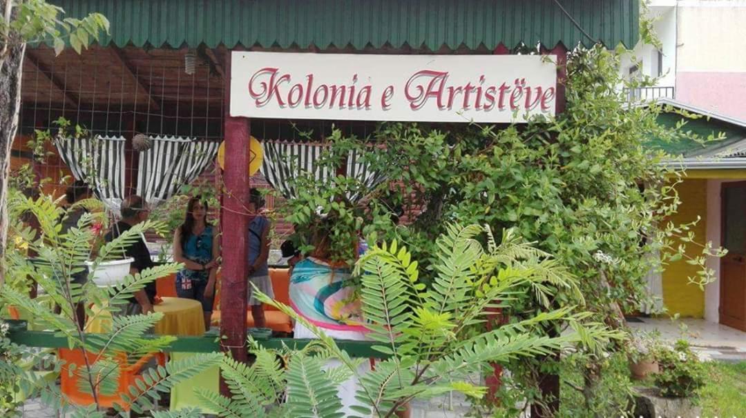 VelipojëKolonia E Artistaveアパートメント エクステリア 写真